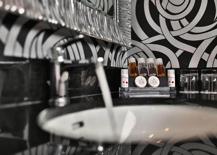 The Josephine Boutique 3*