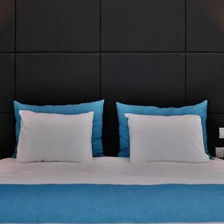 The Josephine Boutique מלון לרנקה